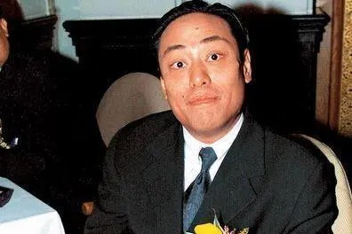 14岁辍学27岁身家过10亿,十五岁辍学养家梁朝伟