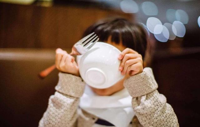 孩子上幼儿园生病妈妈焦虑,孩子上幼儿园反复生病我崩溃了