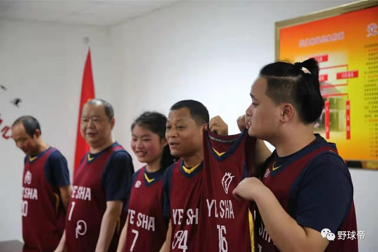 只有一个人的球队，为何让每一个人泪流满面？