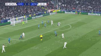 c罗头球力压梅西,c罗扣篮头球集锦