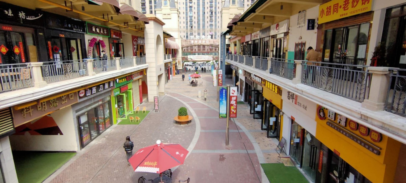 郑州万达金水金街开业好几年了，可为啥人气一直就起不来呢？