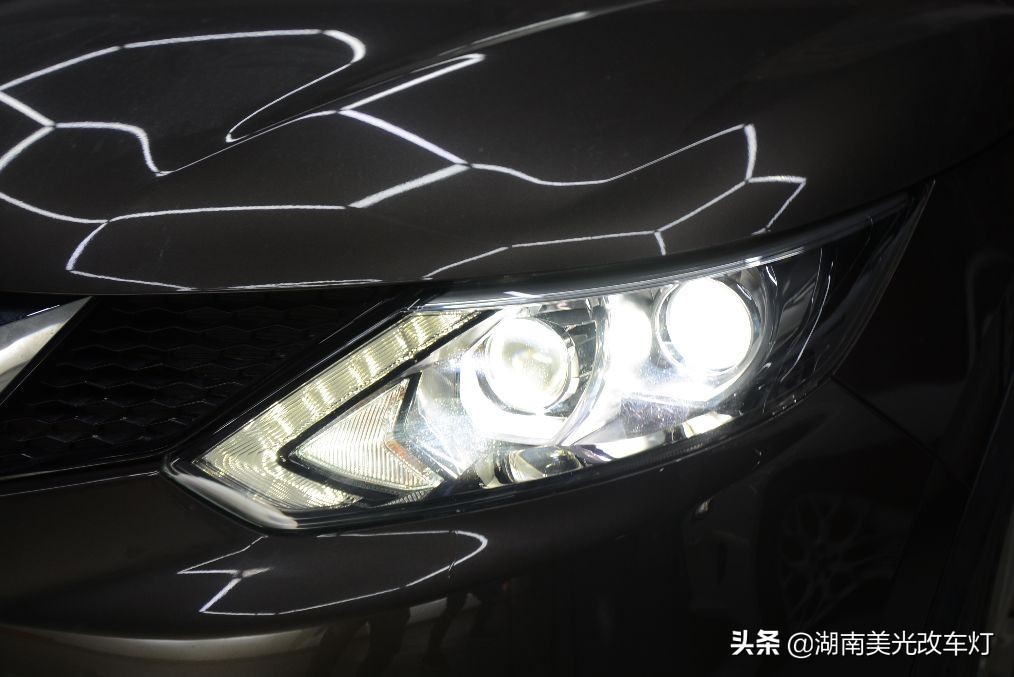 2022款逍客卤素大灯更换成led,逍客卤素灯有必要改led