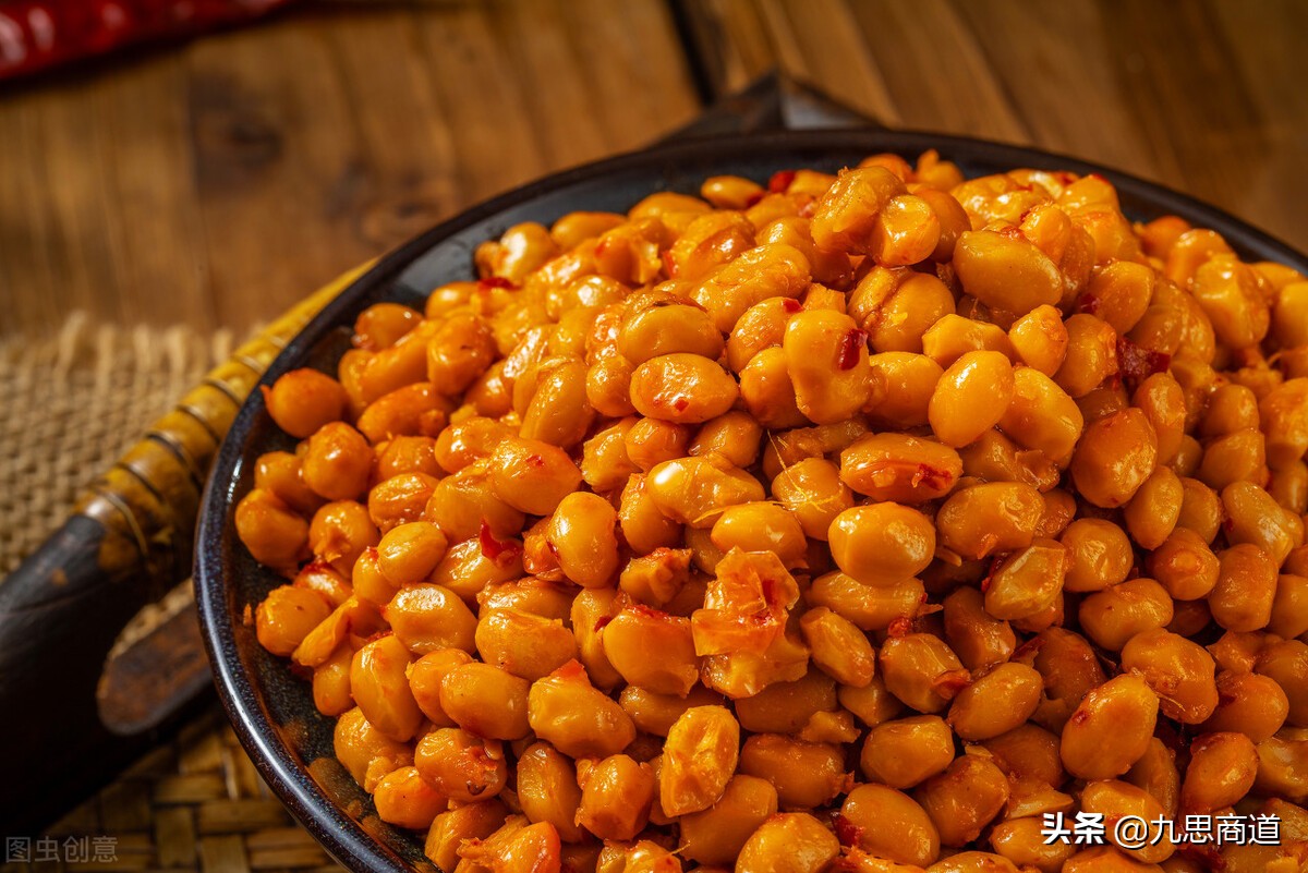 80后农村小伙创业开餐厅,开个300平湘菜馆能赚多少钱