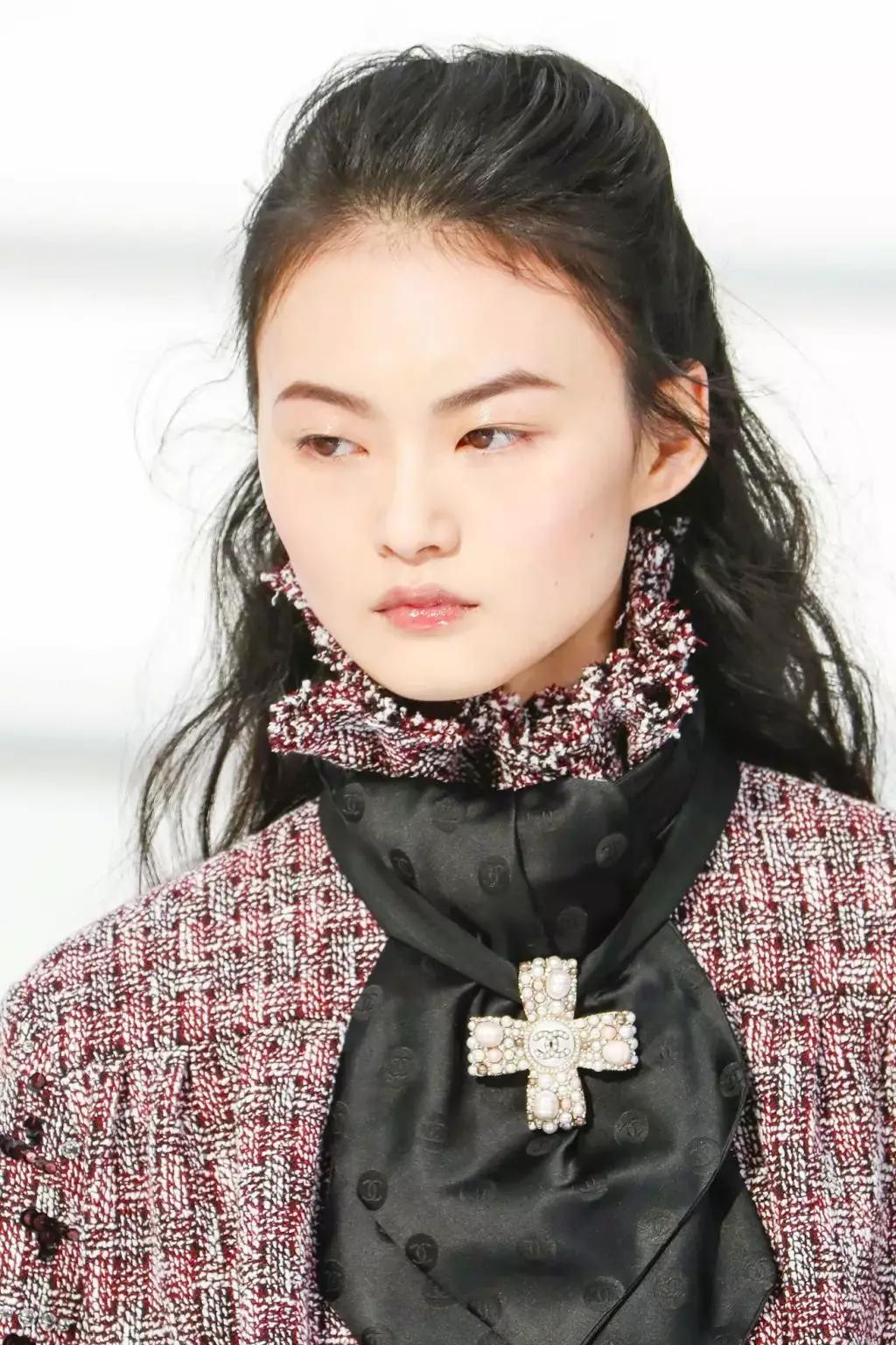 刘雯贺聪巴黎时装周完整版,巴黎时装秀贺聪