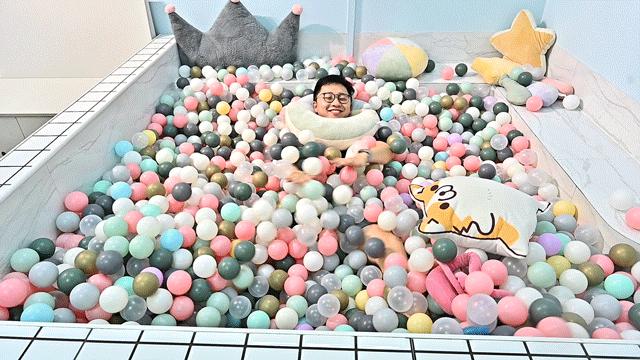 吸屁屁,短腿大耳肉嘟嘟,这家店进去就出不来了…