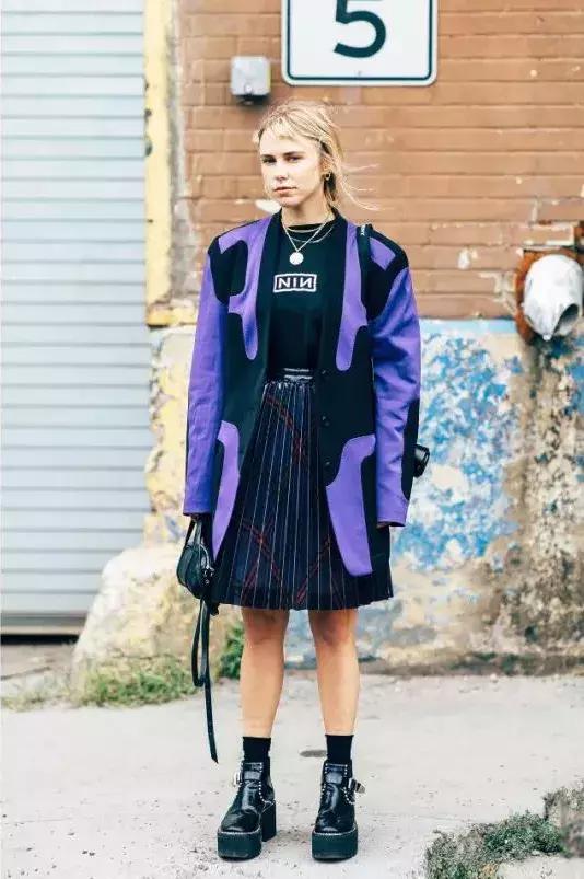 今年秋冬最惊艳的配色,惊艳到炸裂的配色