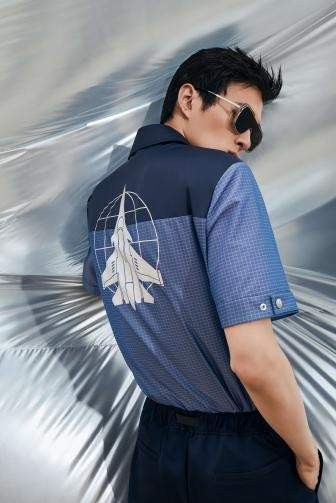 逐梦蓝天热力起航劲霸男装×航空文创致敬奋斗百年路