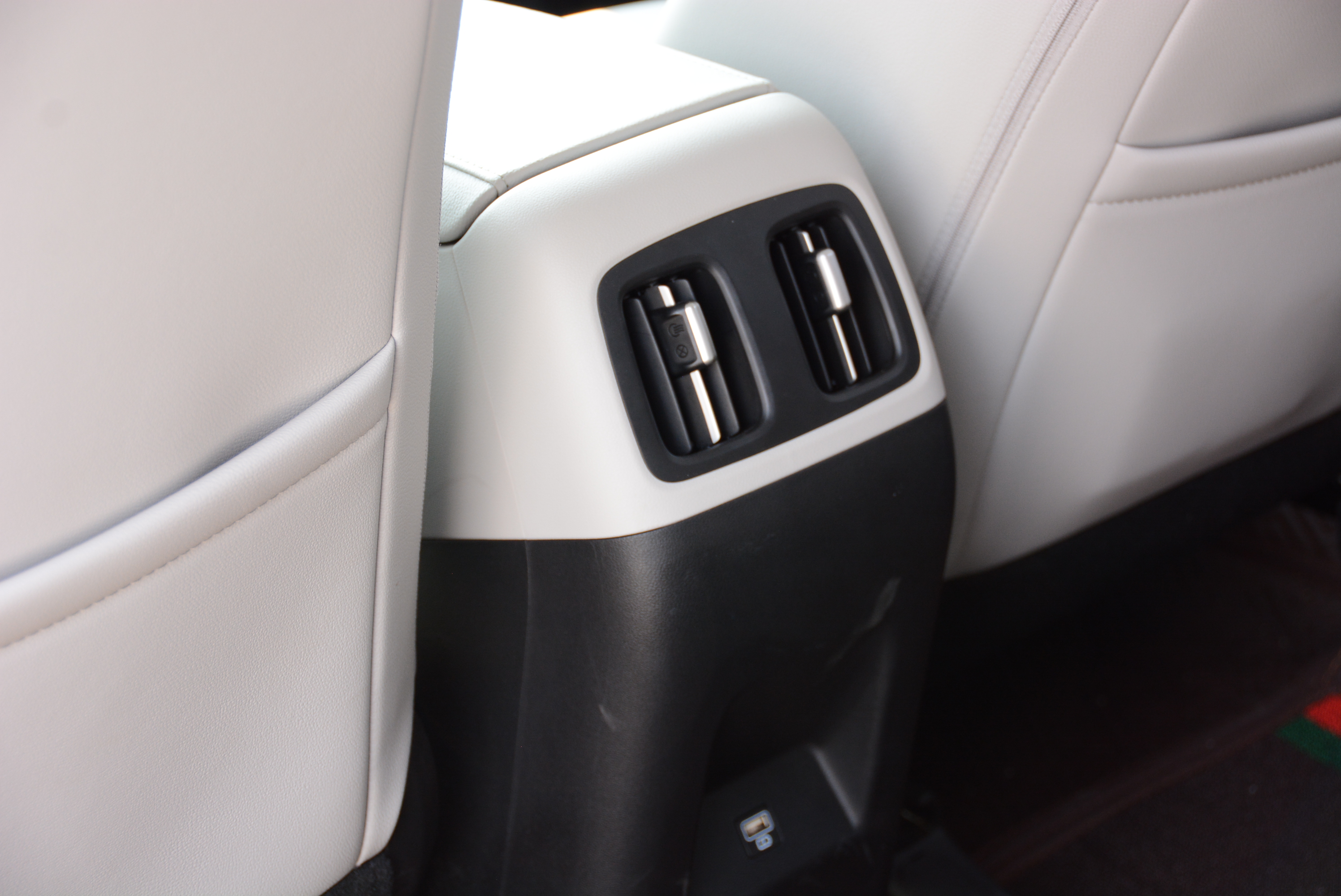 途胜l有哪些缺点,途胜l这款车怎么样值得购买吗