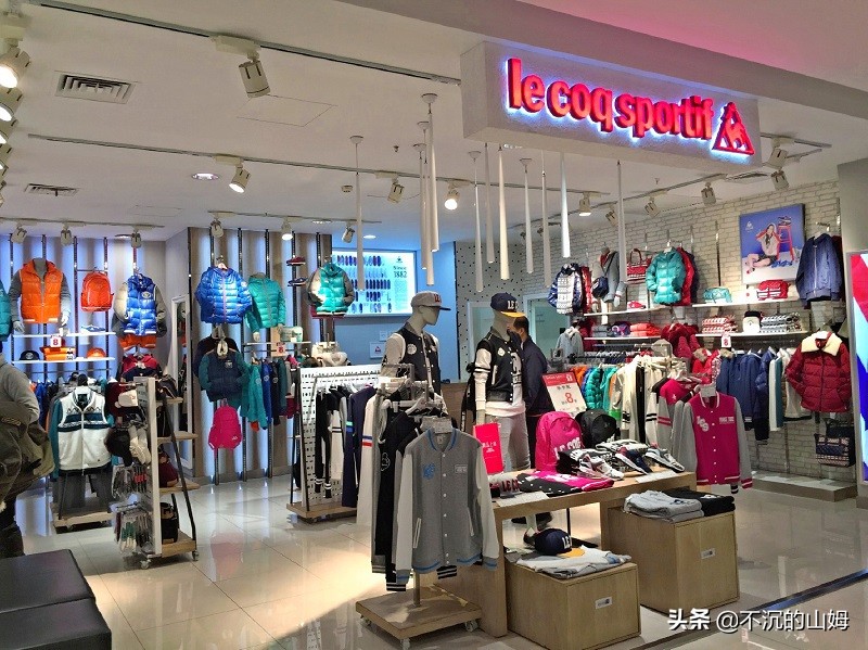 耐克品牌历史,运动品牌阿迪达斯发展历程