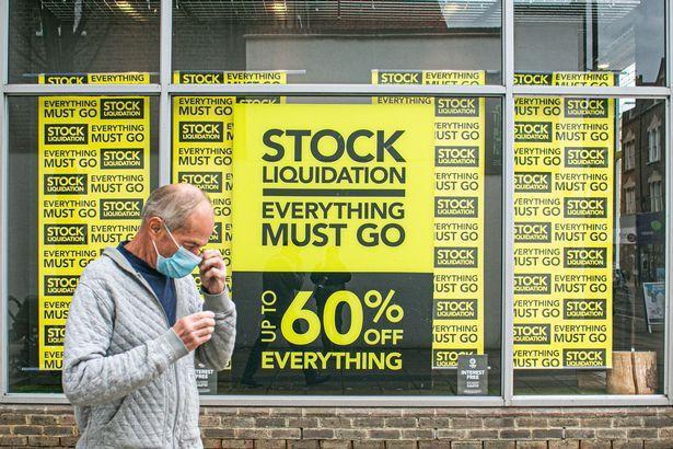 掩耳盗铃!疫情危机四伏,英国又一次选择躺平葫芦里卖什么药?