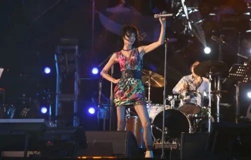 小舍得小宋佳的造型,小舍得小宋佳耳环