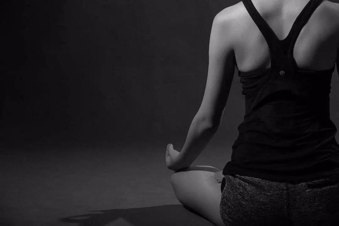 瑜伽冥想音乐带引导词20分钟,瑜伽静坐冥想引导词简单二分钟