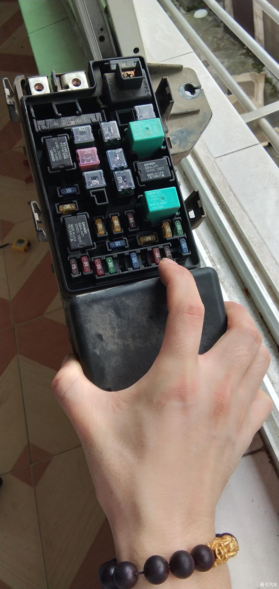 标致307汽车远光灯关不掉怎么解决,远光灯的正确关闭方法