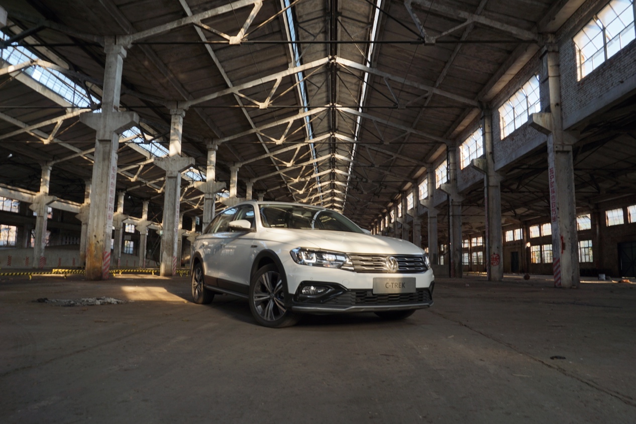 比suv大气的车,比suv高的轿车