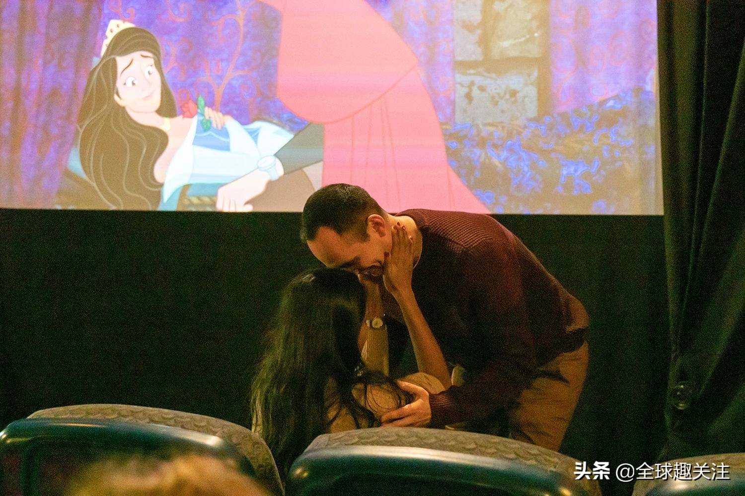 美国小哥为求婚高中初恋爆改迪士尼动画!500万网友甜哭齐送祝福