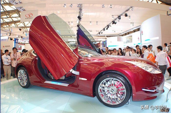 街头偶遇顶级跑车,国内街头罕见的超跑