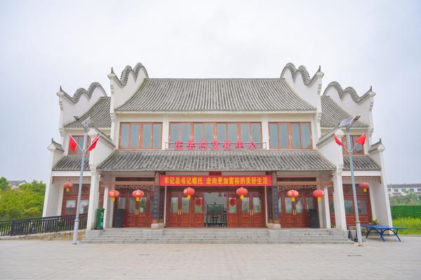 昔日的荒山早已变成了金山银山,昔日荒山变金山