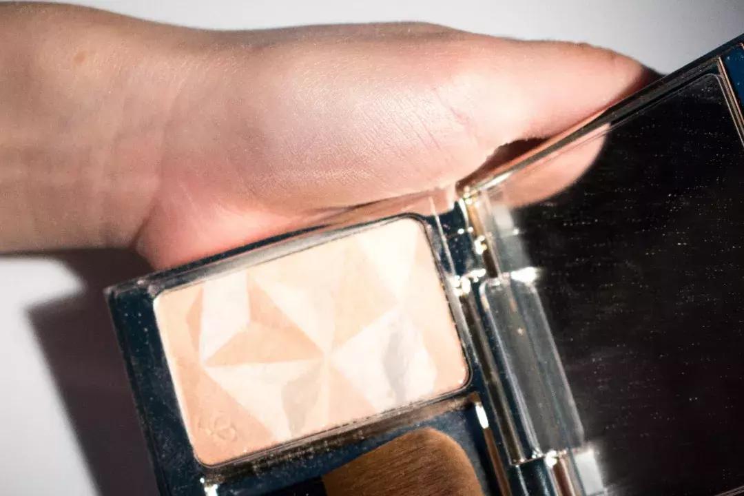 学会Rihanna、钟楚曦、张韶涵的高光技能,比打10针玻尿酸都管用