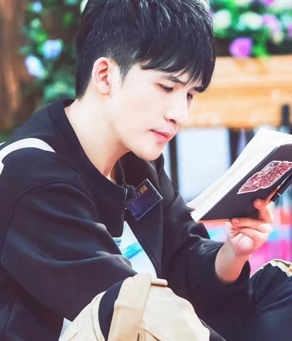 十分熟悉的大张伟,大张伟直播很酷