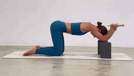 倒立式瑜伽肘倒立,倒立离墙瑜伽视频