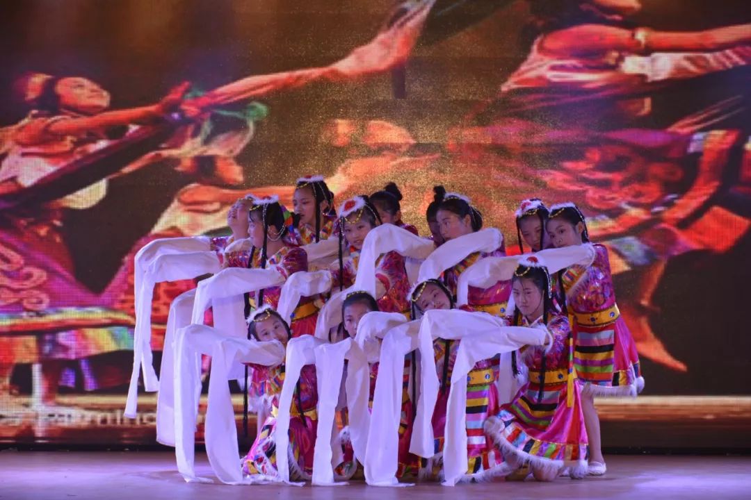 华立中英文学校是不是贵族学校,华立中英文学校升学