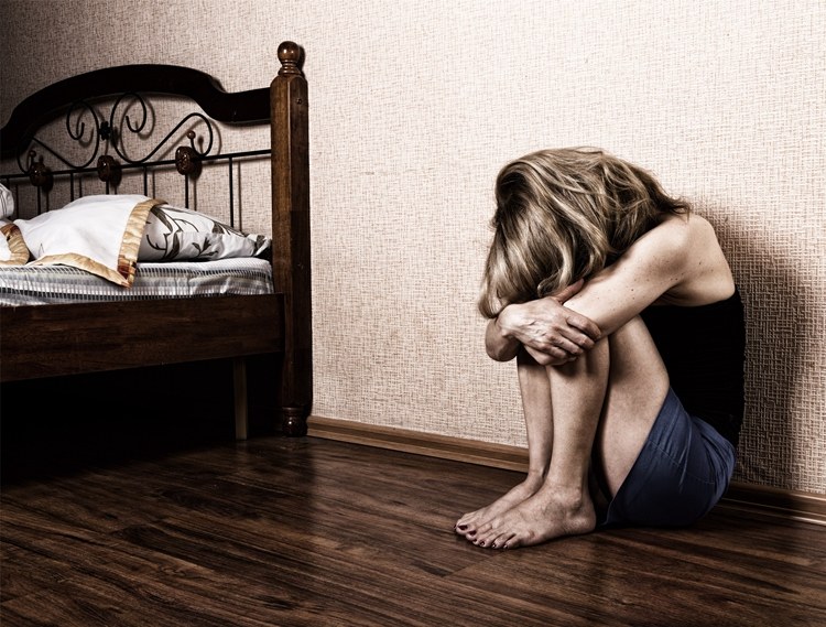 追问：鲍某明性侵案背后，为何多数受害者选择沉默？