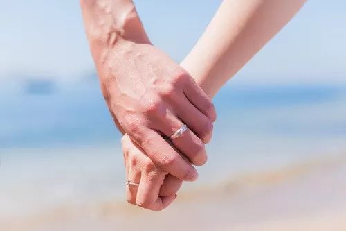 【小红盾】知性女人|真相了!为什么有钱人的妻子普遍相貌平平?