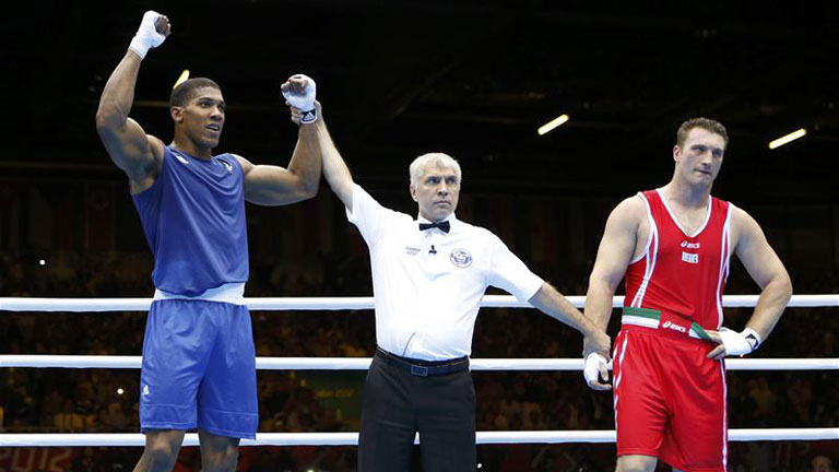 世界重量级第一人被曝丑闻！泰森接班人：约书亚靠黑哨奥运夺金