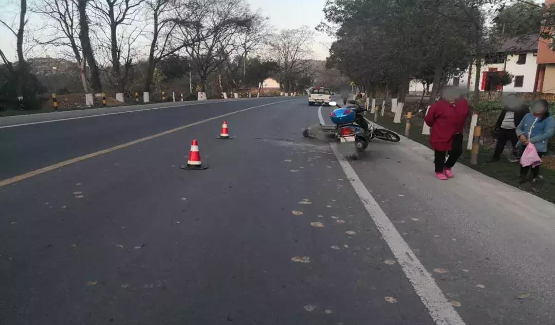 遂川交警深入驾校为开班新学员送上交通安全课！