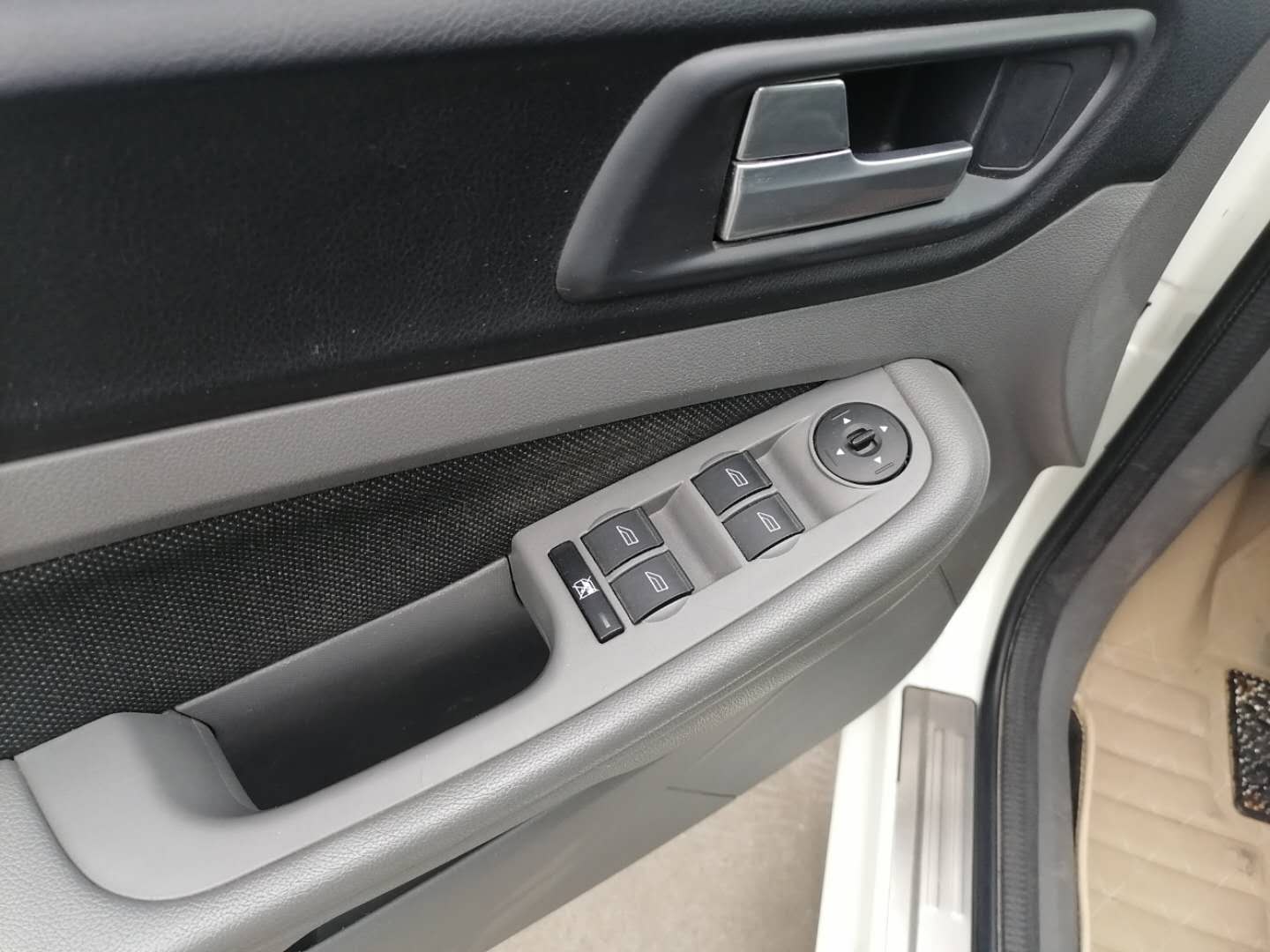 经典福克斯两厢爆改,胖哥试车20款福克斯