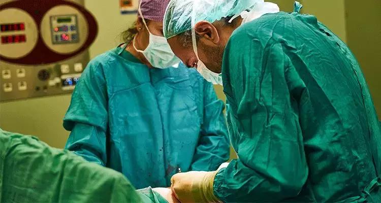 子宫出租实录：能站着挣钱，就别躺着