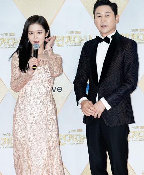 张娜拉时隔四年出演爱情剧,41岁的张娜拉晒出新剧的剧照