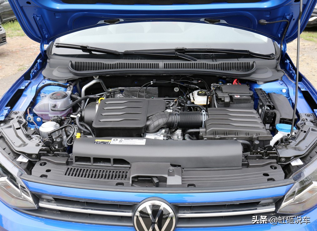9万多的大众polo，省油耐用又保值，日常代步足够，适合年轻人