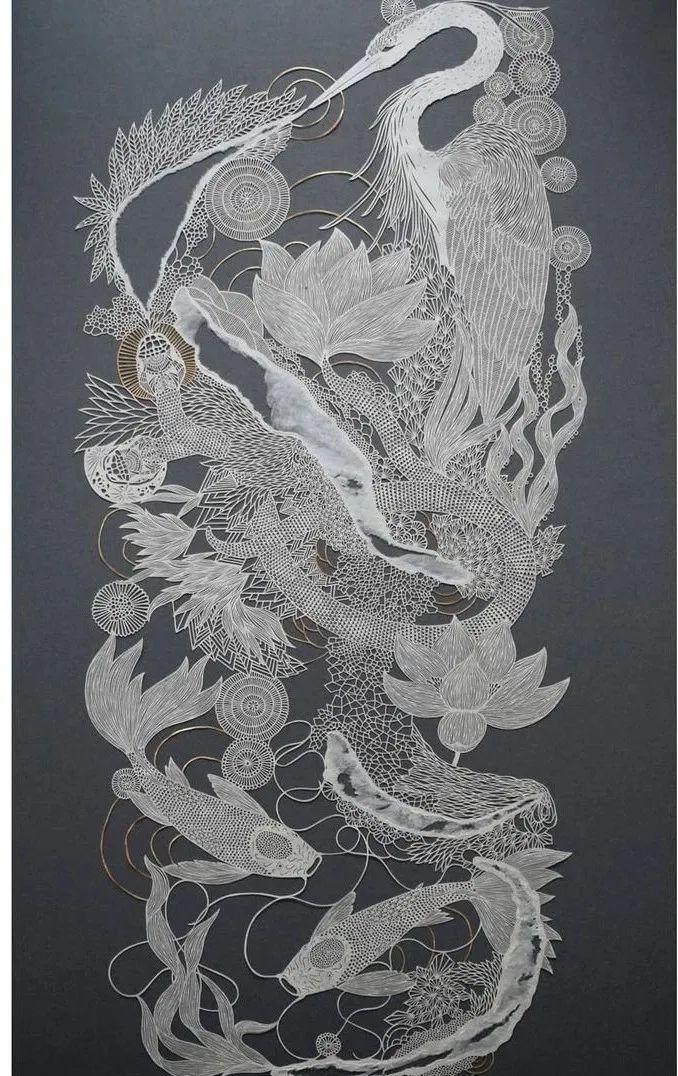 她被称为“刀王”，凭一把破刀，一张破纸，作品征服了全世界