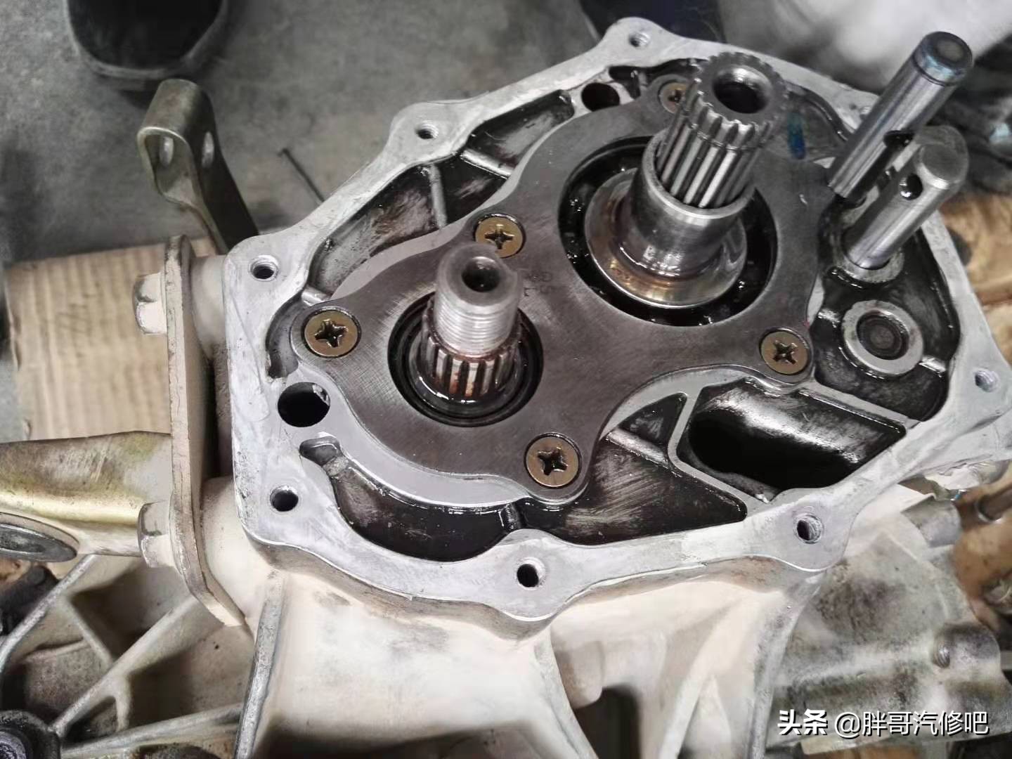 海马王子变速箱在哪里换油,海马骑士手动变速箱维修视频