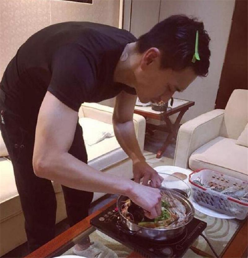 黄宗泽香港住宅,黄宗泽家具