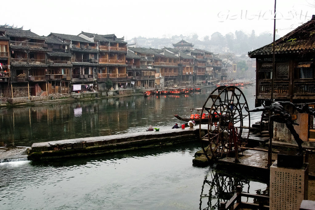 西安到凤凰古城旅游攻略,长沙张家界凤凰古城旅游攻略