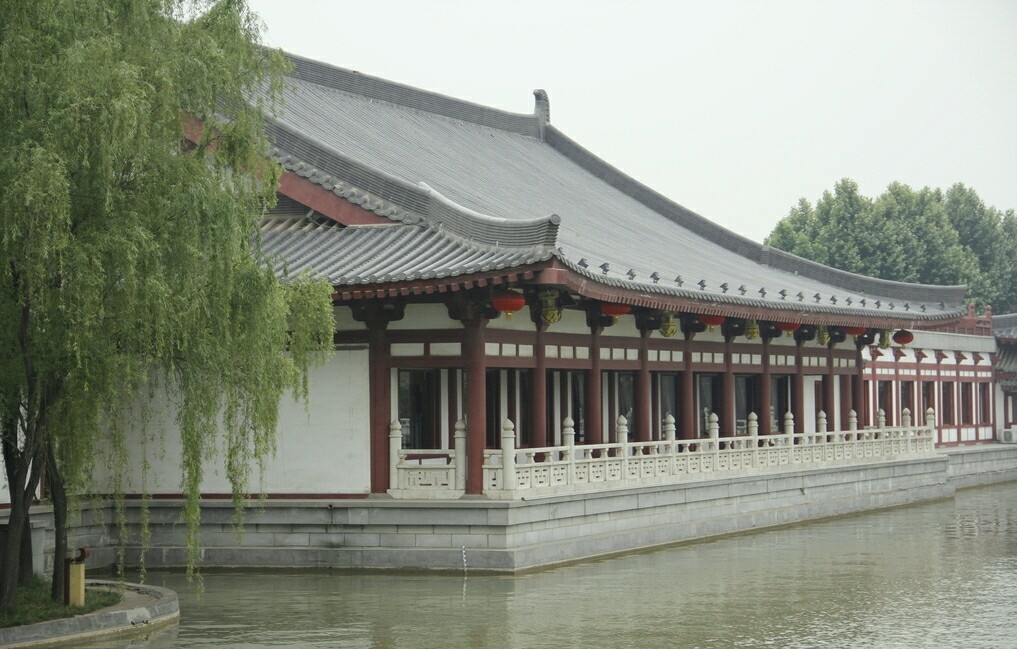 白居易最情深意重的一首诗,白居易最深情的6句诗词