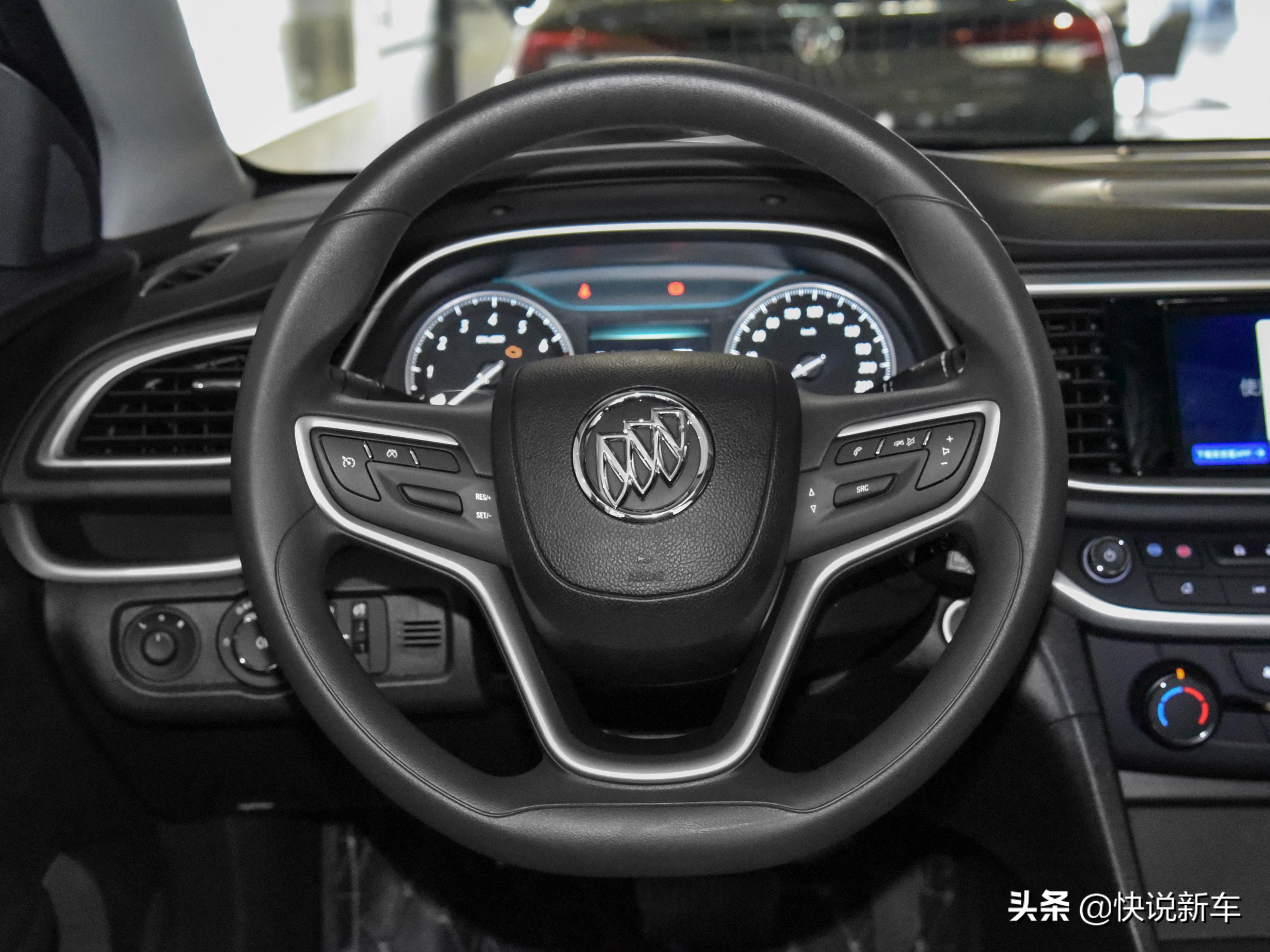 别克英朗2021款四缸真实油耗8.2,别克全系空间实测