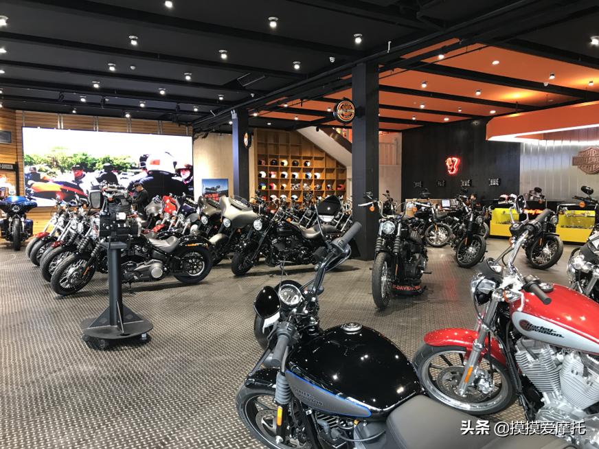 哈雷2020款顶级豪华版,2018款哈雷继承者霸气十足