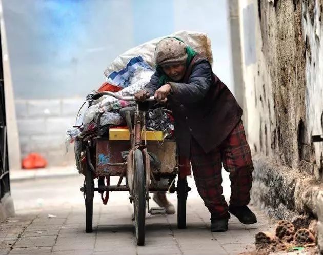 疫情背后,这些平凡的人让人感动