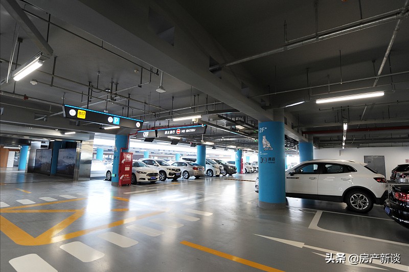 买车位20万划算还是租车位划算,买车位比租车位哪个划算