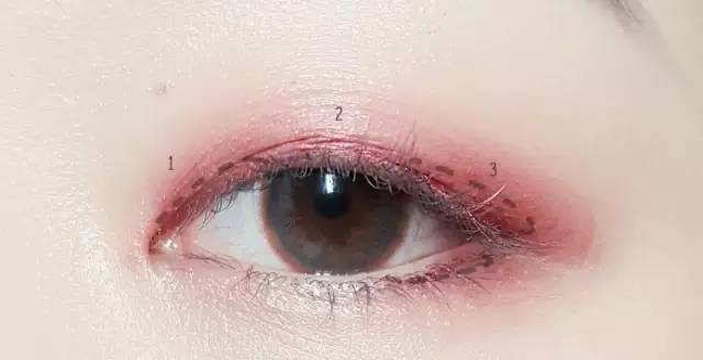 红色眼妆大地色眼影盘怎么用,棕咖啡眼影红棕色眼影哪个好看