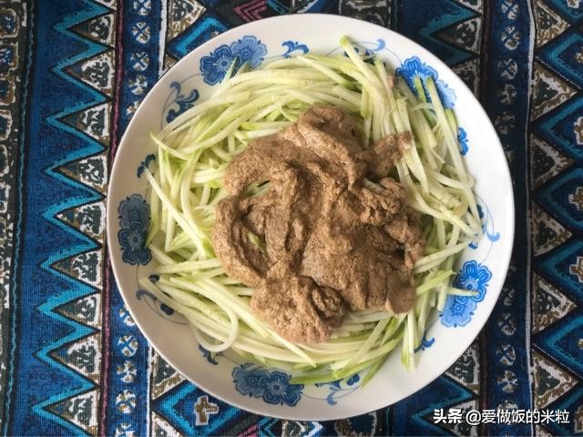 凉拌芝麻酱西葫芦的正宗做法,芝麻酱拌西葫芦可以吃吗