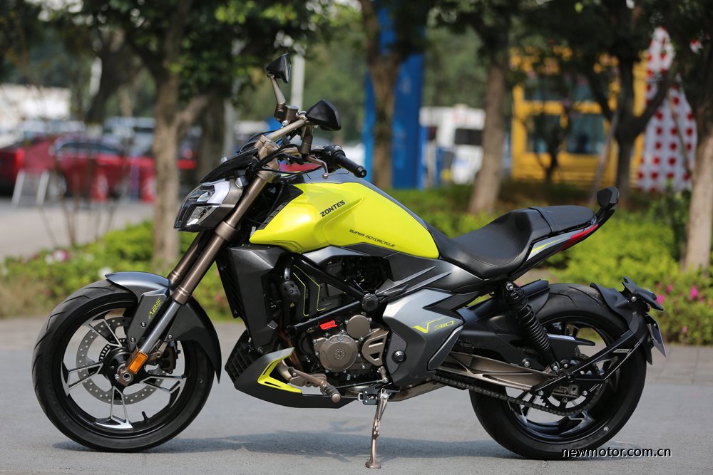 升仕310V试驾/多图:舒适好骑的运动太子车,标配ABS,全LED灯具