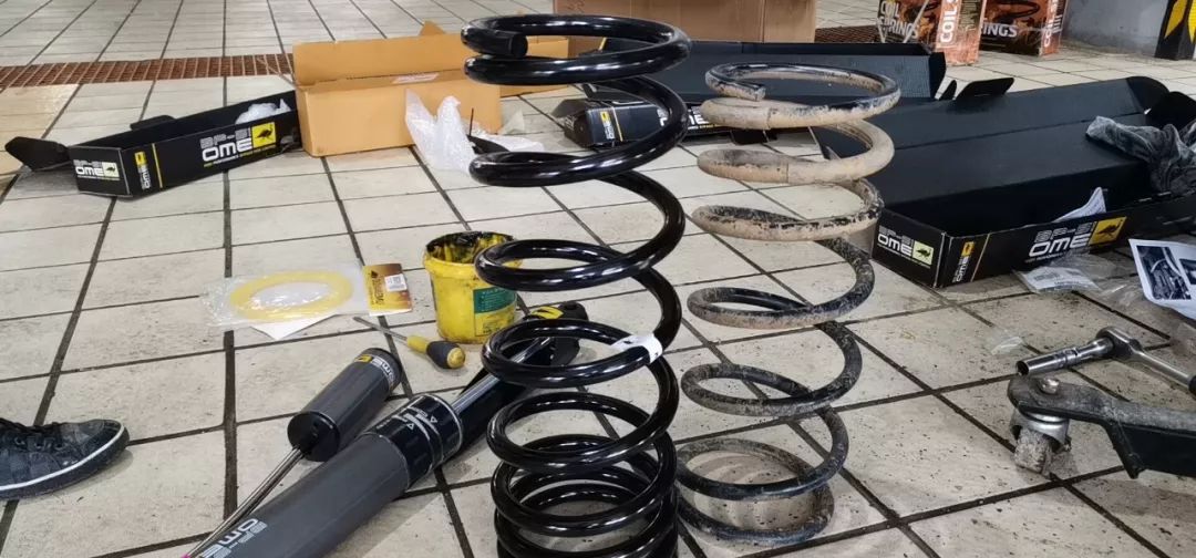 尼桑途乐y61改什么颜色好看,尼桑途乐y61新款改装