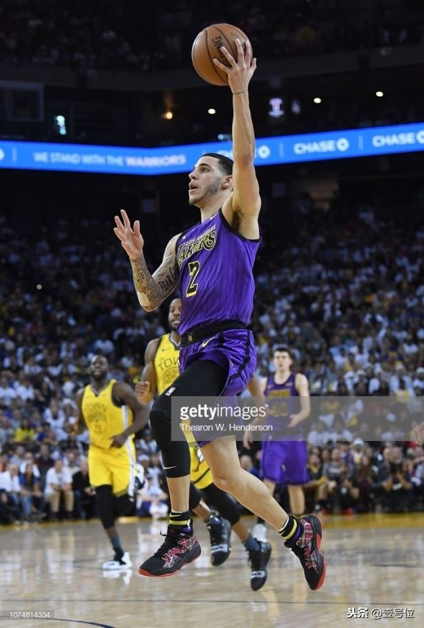 2018圣诞大战明星穿什么鞋,2018圣诞大战明星穿的球鞋