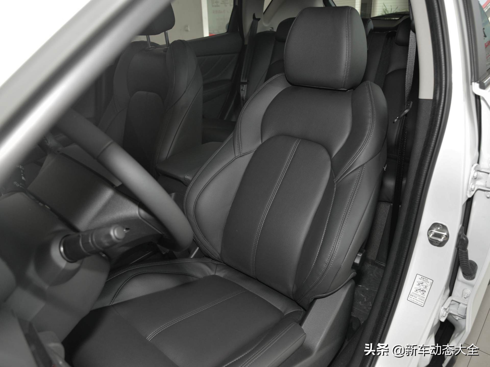 价格便宜还省油,老牌国产品牌SUV,实拍东风风神AX7