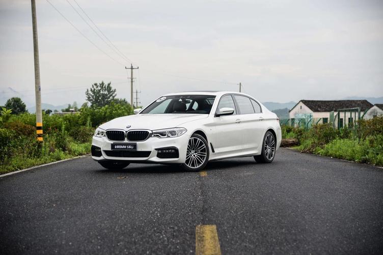 花一年工资买辆车合理吗,月薪3万全款买宝马5系能买吗