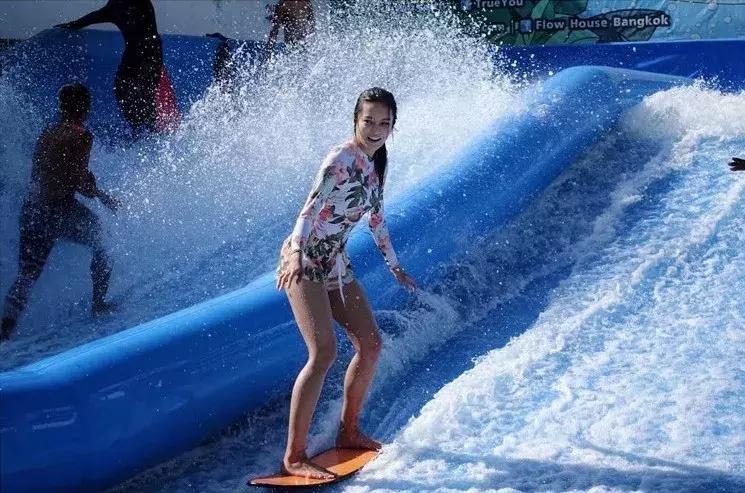 29岁TVB力捧女星拍《3日2夜》长袖泳衣扫兴：期待能真正滑浪